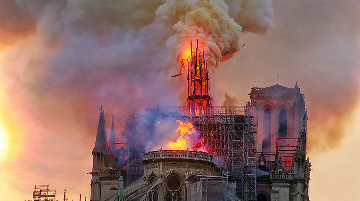 Der Brand Notre Dame (c) Vernerie Yann Shutterstock